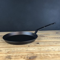 https://www.netherton-foundry.co.uk/image/cache/catalog/11%20inch%20Crepe%20pan/IMG_9818-228x228.JPG