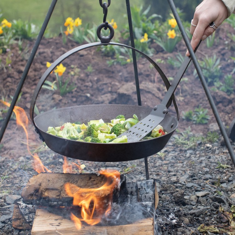 Outdoor pot & pans: glamping pans, crochta hanging pans, peels & tools Outdoor pot & pans: glamping pans, crochta hanging pans, peels & tools