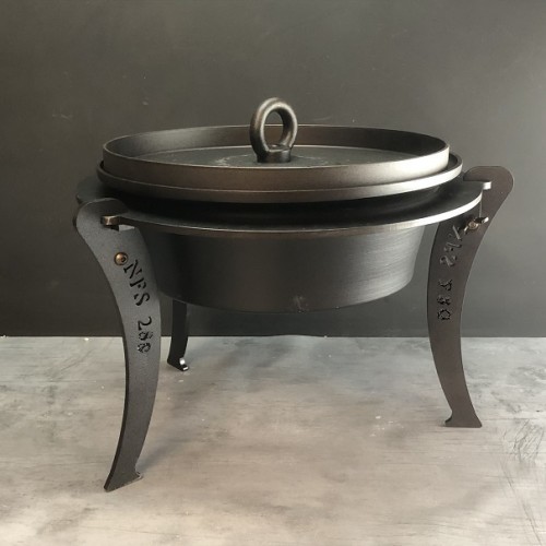 Dutch Oven with hot coals lid and stand