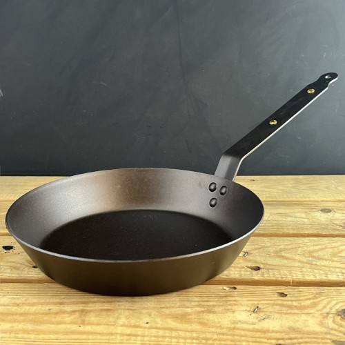 https://www.netherton-foundry.co.uk/image/cache/catalog/Frying%20pans/10%20inch%20OS%20SQ-500x500.jpg