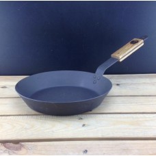 https://www.netherton-foundry.co.uk/image/cache/catalog/Frying%20pans/10%20inch%20frying%20pan%20460%20sq-228x228.JPG