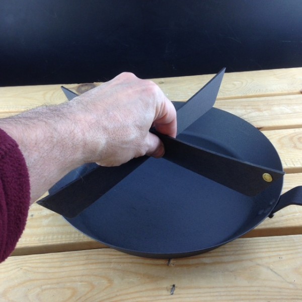 Pan divider to convert a 12 inch pan into a Breakfast pan