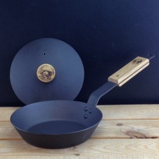 Re-seasoning service: Any frying pan and lid or wok and lid with a wooden handle and knob.