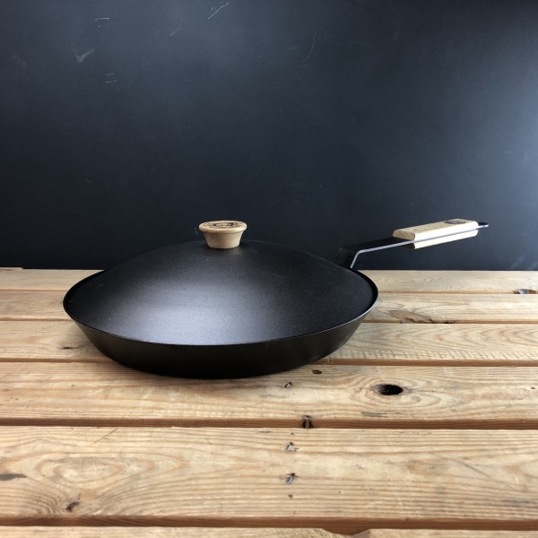 12" (30cm) Spun Iron Glamping Pan with lid
