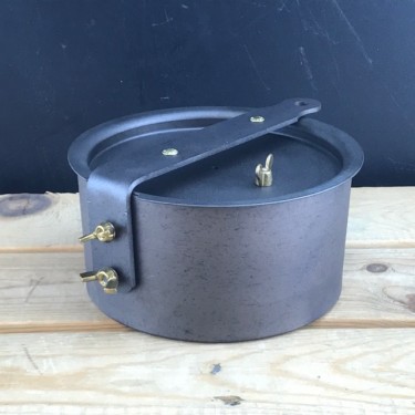 6" (15cm) Spun Iron Oven Safe Glamping Pot with lid