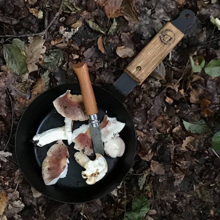 Outdoor pans: glamping pans, crochta hanging pans, peels & tools Outdoor pans: glamping pans, crochta hanging pans, peels & tools