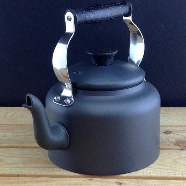Traditional Large 5 pint kettle with black ebonised oak handles *OUT OF STOCK*
