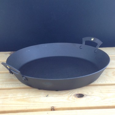 12" (30cm) Prospector Pan: spun iron, double handled, oven safe