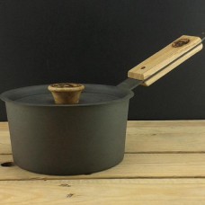 6" (15cm) spun iron saucepan and lid