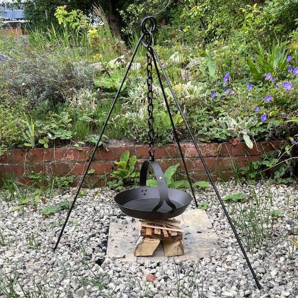 Chitty Irons, Shropshire made, simple cooking tripod and chain 