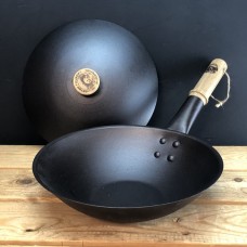 11" (28cm) Spun iron small wok with lid
