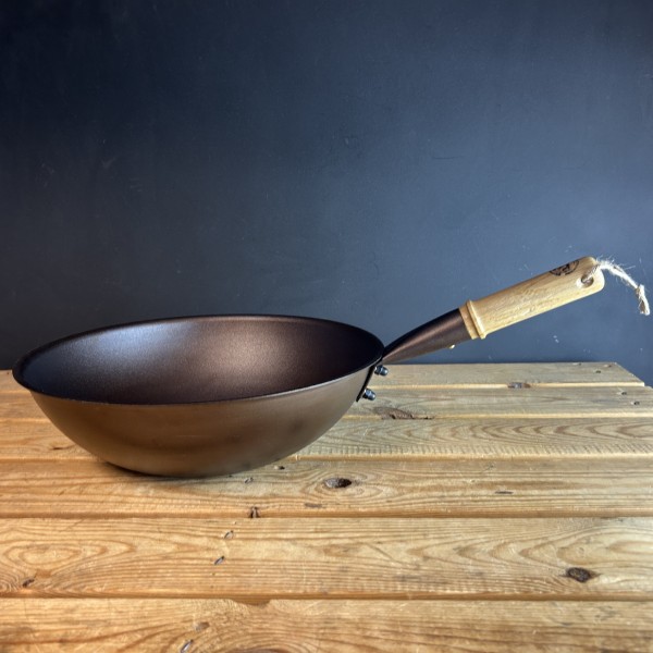 13½" (34.5cm) Spun Iron deep, flat bottom wok, with removeable handle