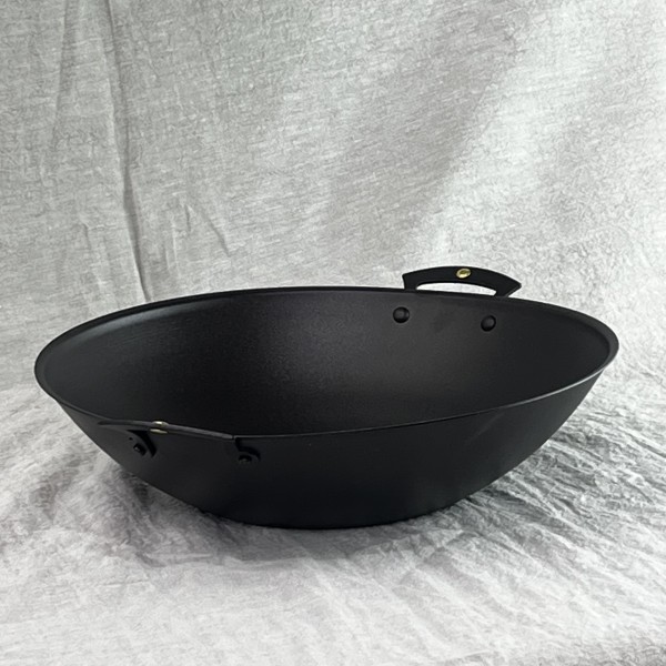 13" (33cm) Spun iron prospector wok
