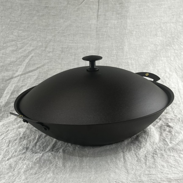 13" (33cm) Spun iron prospector wok with lid
