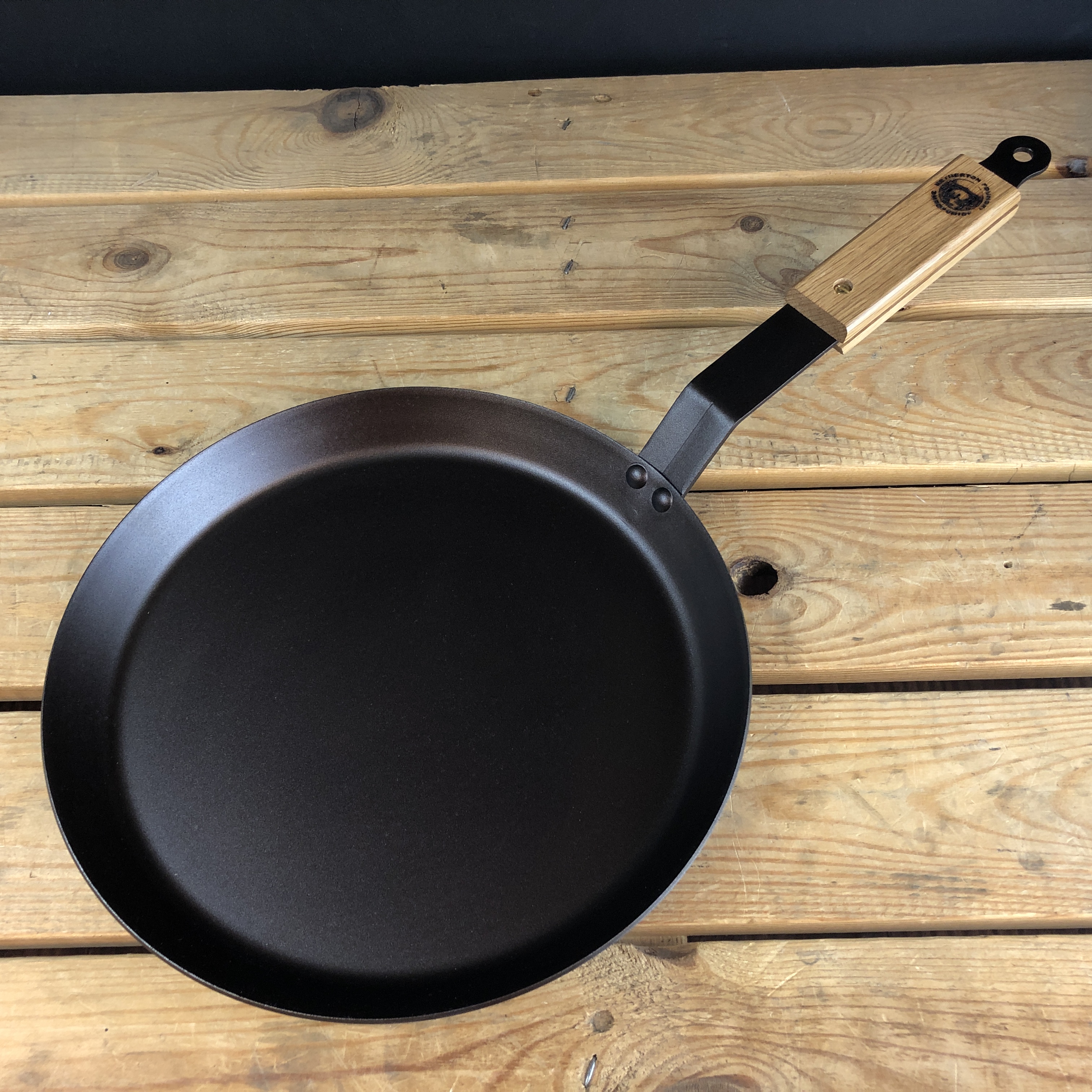 Poêle à crêpes en « Fer noir repoussé » - ⌀ 28,5 cm - Netherton