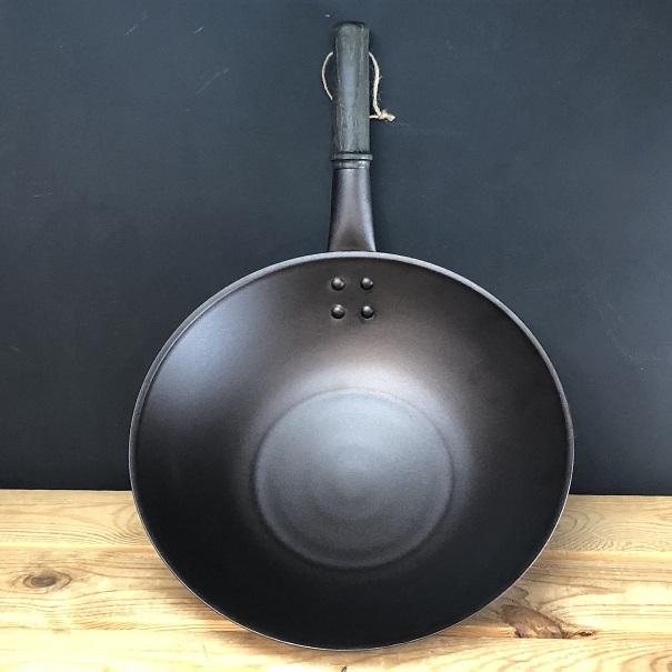 Iron Wok with Lid, Energy Concentrating Pot Bottom, Small Wok Pan, All In 1  Frying Wok Flat Bottom, Iron Tone Wok with Trapezoidal Texture, Iron Wok
