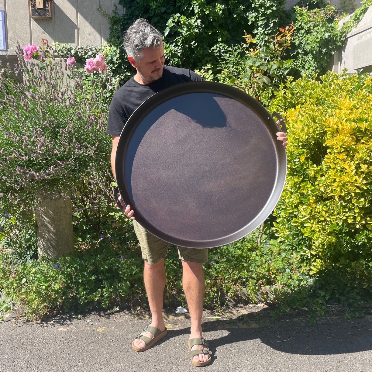 33 (86cm) Giant Paella Pan