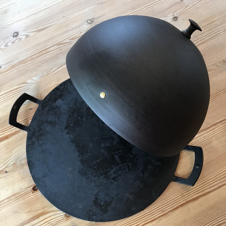 Spun Iron Baking Bell with 12-inch Baking Griddle – Netherton Foundry